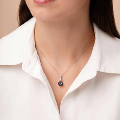 Diamond Classic 18K Gold Pearl Descending Diamond Pendant